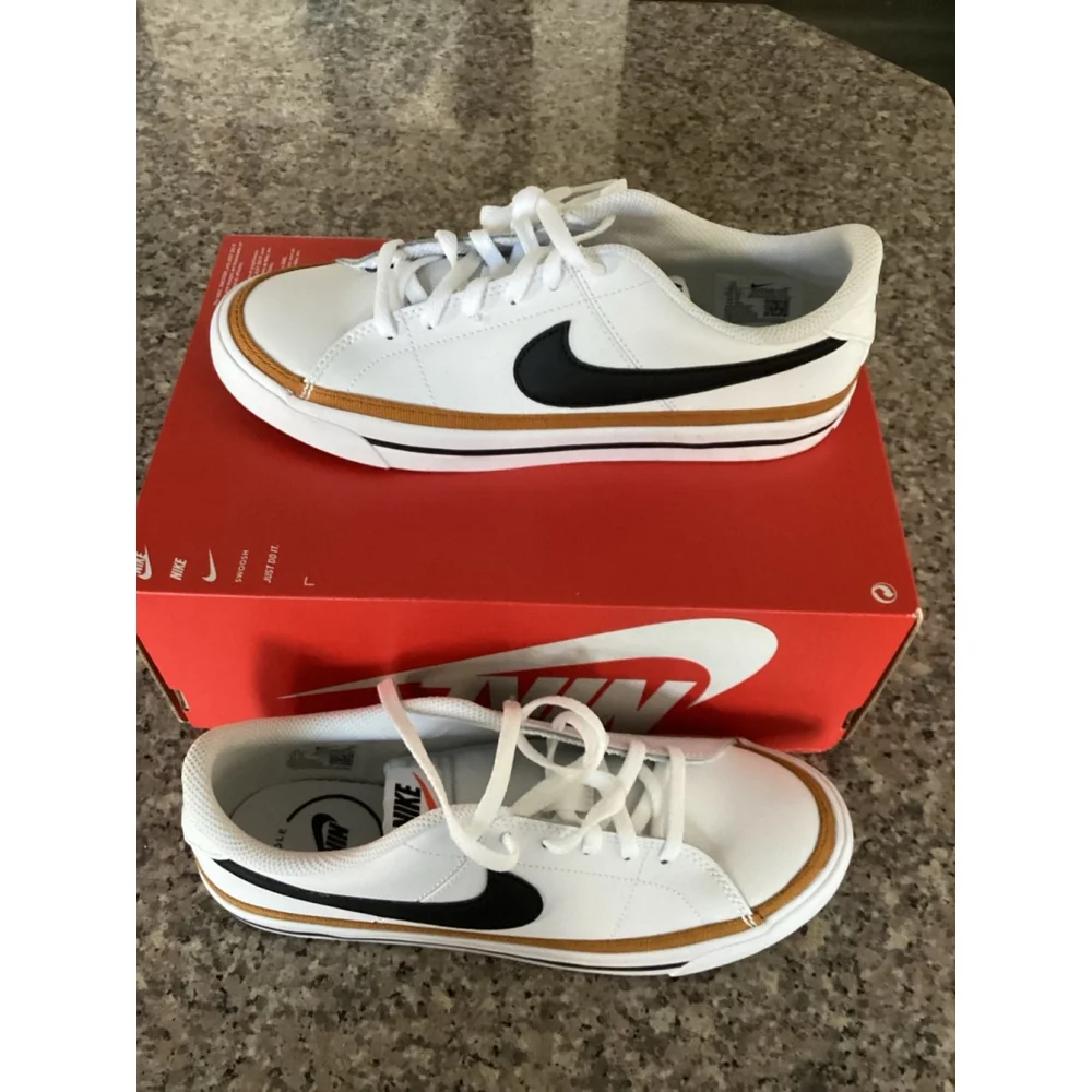 Nike Court Legacy GS Size 6Y - Color:: White/Black/ Desert